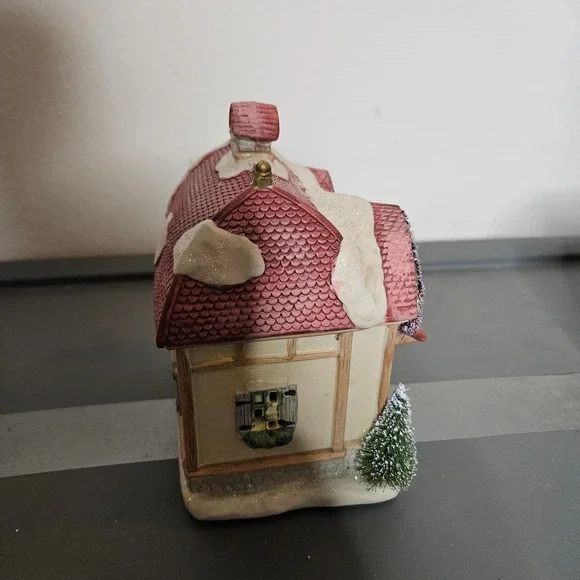 Victoria Falls Porcelain Lighted House Toy Shop Collector Needs‎ Cord - Picture 10 of 12